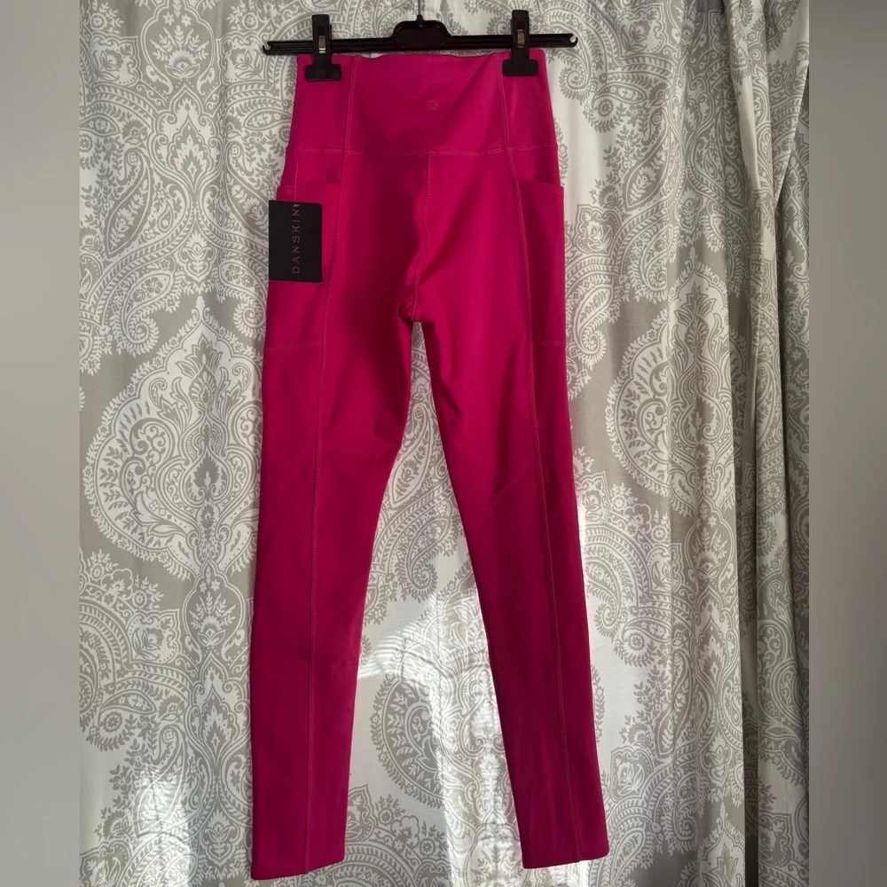 NWT DANSKIN Hot Pink High Waist XS Leggings 24” pockets - Picture 14 of 16